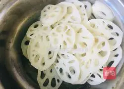 Illustration of how to make pickled pepper and lotus root 4