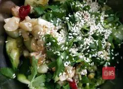 Illustration of how to make cold cucumber 4