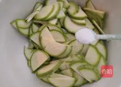 Illustration of how to make fried zucchini with tomatoes 4