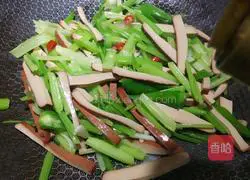 Illustration of how to make dried celery and eggs 9