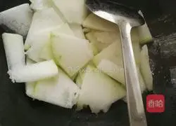 Illustration of how to make fried winter melon slices 4