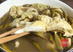 Illustration of how to make pickled pepper and cabbage 5