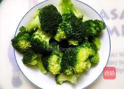 Illustration of how to make a Christmas tree 6