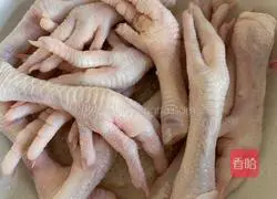 Thai spicy and sour chicken feet recipe 1