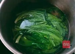 Illustration of how to make boiled lettuce 2