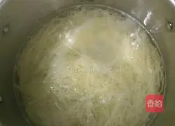 Illustration of how to make cold shredded potatoes 2