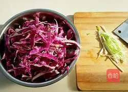 Illustration of how to make cold purple cabbage 1