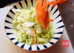 Illustration of how to make raw pickled lotus white 1