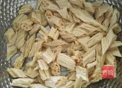 Illustration of how to make yuba with ginger juice 2