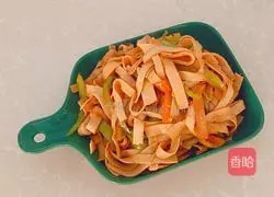 Illustration of how to make fried tofu skin with green pepper 7