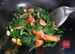 Illustration of how to stir-fry tomatoes with sweet potato leaves 5