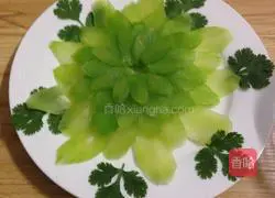 Illustration of how to make cold lettuce slices 9