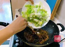 Illustration of how to make cabbage with sauce 11
