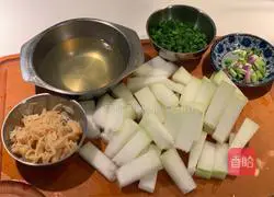 Illustration of how to cook winter melon with scallops 3