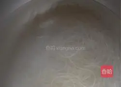 Pickle noodles - Northeast pickled cabbage stir-fried noodles - Spicy and sour rice recipe illustration 7