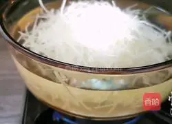 Illustration of how to make stir-fried shredded potatoes 2