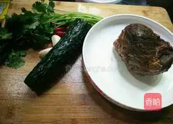 Illustration of how to make cold beef 1