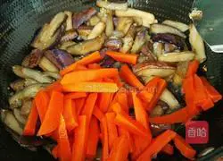 Stir-fried eggplant and carrots Illustration of how to do it 10