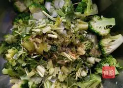 Illustration of how to make cold broccoli 5