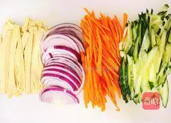 Illustration of making cold salad/tofu skin 1