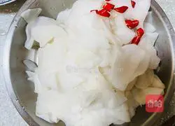 Illustration of how to make sweet and sour radish 3