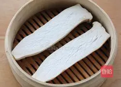 Illustration of how to make cold shredded king oyster mushrooms 2