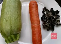 Illustration of how to cook zucchini and fungus 1