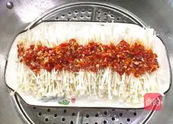 Illustration of how to make steamed vermicelli with chopped peppers and enoki mushrooms 5