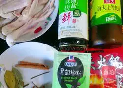 Illustration of how to make black pepper duck feet 1