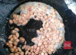 Illustration of how to make spinach with nuts 2