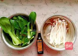 Stir-fried white jade mushrooms Illustration of cooking rapeseed 1