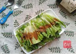 Illustration of how to make lettuce with soy sauce 1