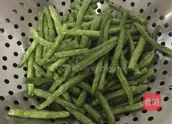 Dry stir-fry Illustration of how to make green beans 4