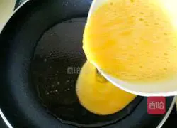 Illustration of how to make scrambled eggs with green bamboo shoots 8