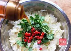 Illustration of how to make cold white fungus 14