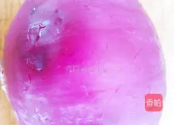 Illustration of how to make beef with onions 2