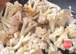 Guangdong - Illustration of Stir-fried Cauliflower 7