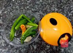 Illustration of how to make cold shredded tofu 2