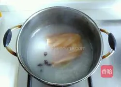 Illustration of how to mix cucumbers with pig ears 4