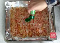 Illustration of how to make spicy grilled tofu that is crispy on the outside and tender on the inside 6