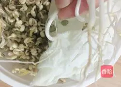 Illustration of how to make bean sprouts~ shake the sprouts~~~ 9