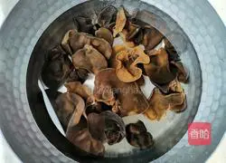 Illustration of how to make cold fungus and broccoli 10