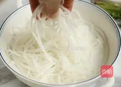 Illustration of how to make cold jellyfish 2