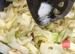 Illustration of spicy and sour cabbage recipe 5