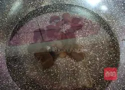 Illustration of how to make lily mixed with fungus 6