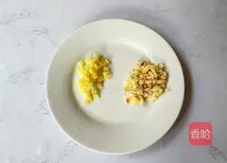 Illustration 3 of how to stir-fry leeks and dry them.