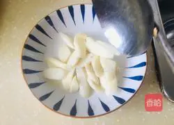 Illustration of how to stir-fry yam 9