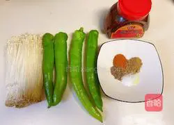 Illustration of how to make spicy pepper and enoki mushroom rolls 2