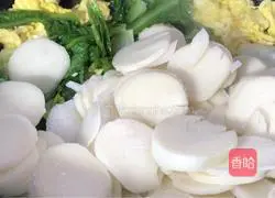  Illustration of how to make fried rice cakes with vegetables and eggs 7