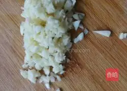 Illustration of how to make cold fungus and cucumber 4